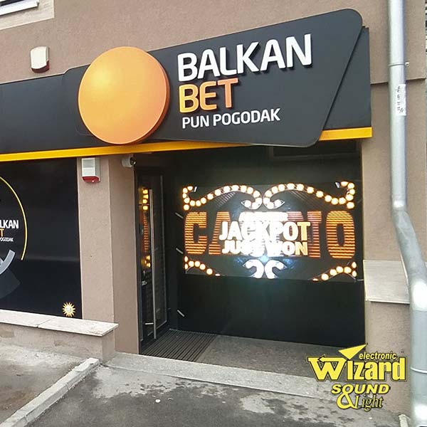Profesionalna instalacija P4 outdoor LED ekrana vrhunskog kvaliteta za Balkan Bet u Beogradu od strane kompanije Wizard iz Rume.